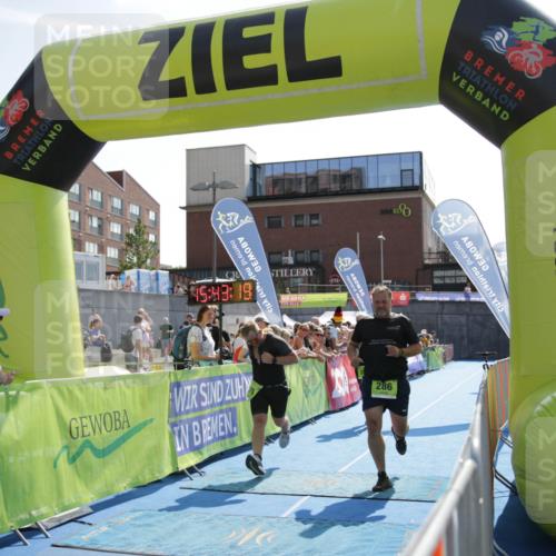 10.08.2025 - GEWOBA Citytriathlon Bremen H.Heesch http://msf.ph/oto/8539841 10.08.2025 15:43:18 Ziel 179, 286, 291 meine-sportfotos.de