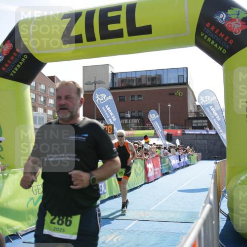 10.08.2025 - GEWOBA Citytriathlon Bremen H.Heesch http://msf.ph/oto/8539844 10.08.2025 15:43:19 Ziel 179, 286, 291, 322 meine-sportfotos.de