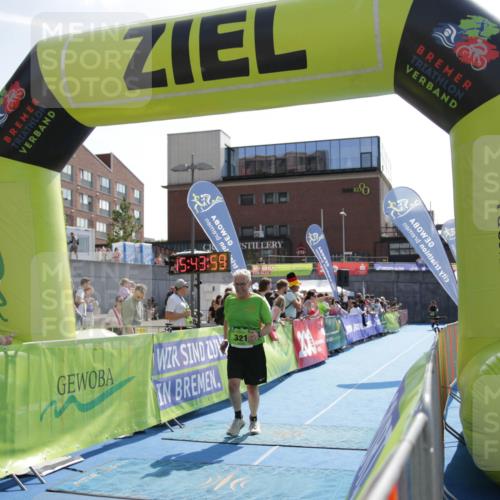 10.08.2025 - GEWOBA Citytriathlon Bremen H.Heesch http://msf.ph/oto/8539854 10.08.2025 15:43:59 Ziel 276, 315, 321 meine-sportfotos.de