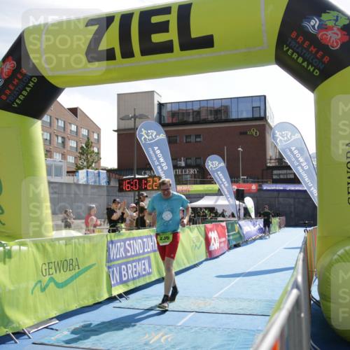 10.08.2025 - GEWOBA Citytriathlon Bremen H.Heesch http://msf.ph/oto/8539887 10.08.2025 16:01:21 Ziel  meine-sportfotos.de