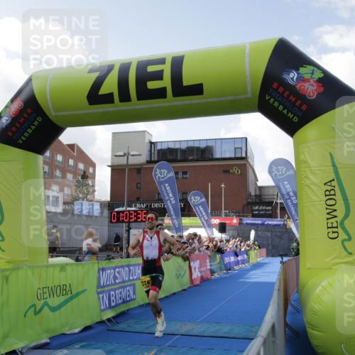 10.08.2025 - GEWOBA Citytriathlon Bremen H.Heesch http://msf.ph/oto/8539899 10.08.2025 11:07:13 Ziel 374 meine-sportfotos.de
