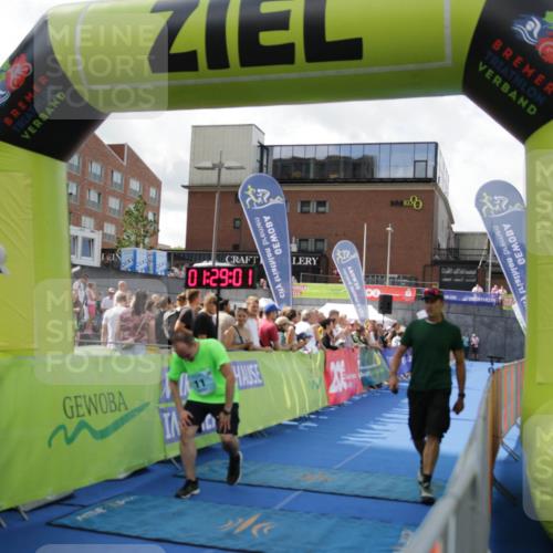 10.08.2025 - GEWOBA Citytriathlon Bremen H.Heesch http://msf.ph/oto/8539958 10.08.2025 11:32:38 Ziel 11, 77, 137, 356, 400 meine-sportfotos.de