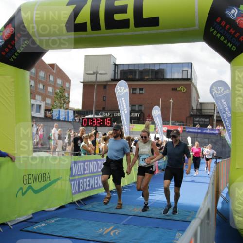 10.08.2025 - GEWOBA Citytriathlon Bremen H.Heesch http://msf.ph/oto/8539975 10.08.2025 11:35:53 Ziel 115, 125, 207, 247, 382 meine-sportfotos.de
