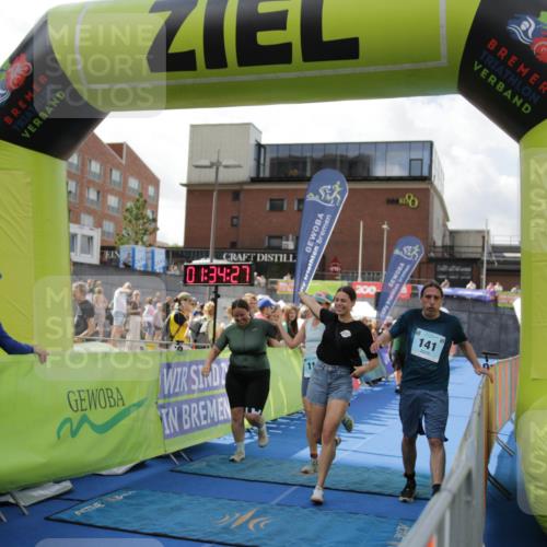 10.08.2025 - GEWOBA Citytriathlon Bremen H.Heesch http://msf.ph/oto/8540014 10.08.2025 11:38:04 Ziel 111, 141 meine-sportfotos.de