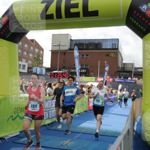 10.08.2025 - GEWOBA Citytriathlon Bremen H.Heesch http://msf.ph/oto/8540018 10.08.2025 11:39:17 Ziel 65, 101, 427 meine-sportfotos.de