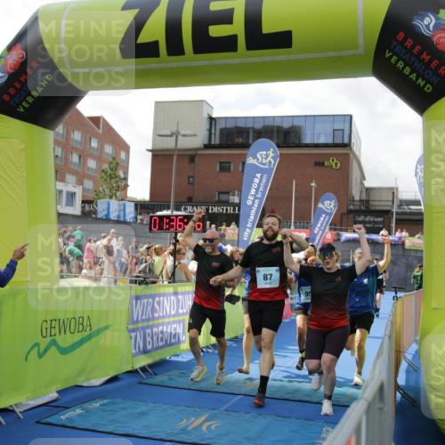 10.08.2025 - GEWOBA Citytriathlon Bremen H.Heesch http://msf.ph/oto/8540022 10.08.2025 11:39:53 Ziel 3, 87, 95, 429 meine-sportfotos.de