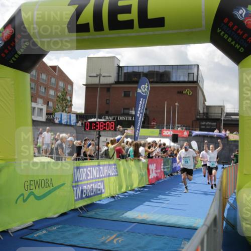 10.08.2025 - GEWOBA Citytriathlon Bremen H.Heesch http://msf.ph/oto/8540074 10.08.2025 11:41:45 Ziel 15, 59, 189, 197 meine-sportfotos.de