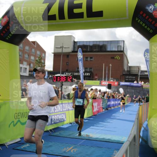 10.08.2025 - GEWOBA Citytriathlon Bremen H.Heesch http://msf.ph/oto/8540094 10.08.2025 11:41:49 Ziel 15, 189, 191, 197 meine-sportfotos.de