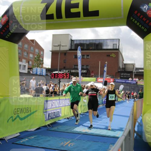10.08.2025 - GEWOBA Citytriathlon Bremen H.Heesch http://msf.ph/oto/8540144 10.08.2025 11:42:30 Ziel 235 meine-sportfotos.de