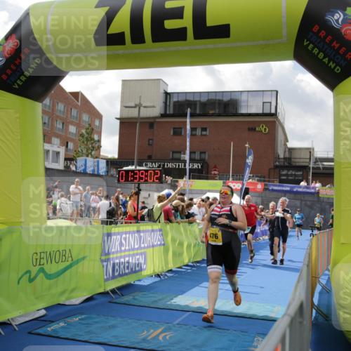 10.08.2025 - GEWOBA Citytriathlon Bremen H.Heesch http://msf.ph/oto/8540233 10.08.2025 11:42:39 Ziel 235, 447, 476 meine-sportfotos.de