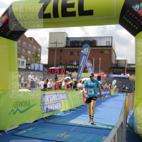 10.08.2025 - GEWOBA Citytriathlon Bremen H.Heesch http://msf.ph/oto/8540309 10.08.2025 11:42:47 Ziel 53, 139, 447, 463 meine-sportfotos.de