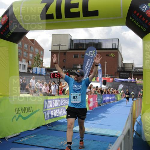 10.08.2025 - GEWOBA Citytriathlon Bremen H.Heesch http://msf.ph/oto/8540324 10.08.2025 11:42:49 Ziel 53, 139, 447, 463 meine-sportfotos.de