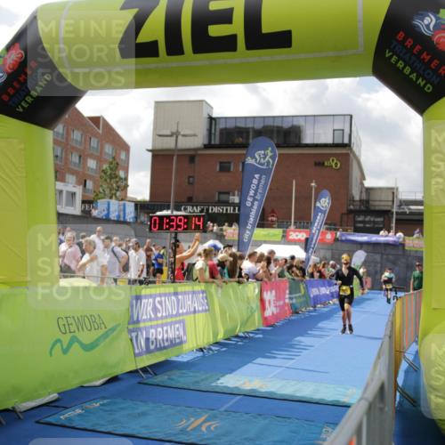 10.08.2025 - GEWOBA Citytriathlon Bremen H.Heesch http://msf.ph/oto/8540352 10.08.2025 11:42:51 Ziel 53, 139, 463 meine-sportfotos.de