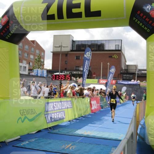 10.08.2025 - GEWOBA Citytriathlon Bremen H.Heesch http://msf.ph/oto/8540360 10.08.2025 11:42:52 Ziel 53, 139, 463 meine-sportfotos.de