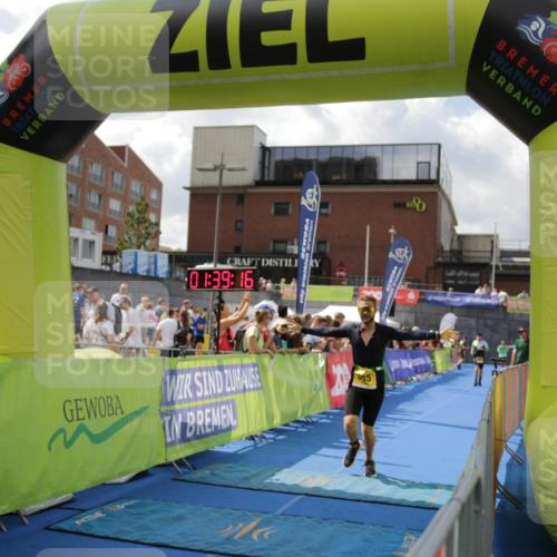 10.08.2025 - GEWOBA Citytriathlon Bremen H.Heesch http://msf.ph/oto/8540369 10.08.2025 11:42:53 Ziel 53, 139, 355, 463 meine-sportfotos.de