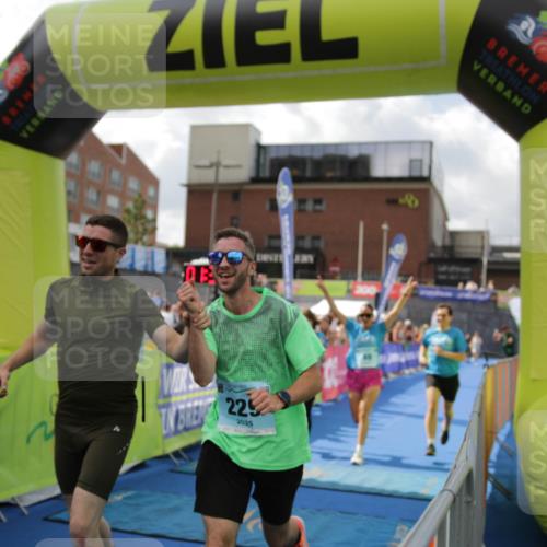 10.08.2025 - GEWOBA Citytriathlon Bremen H.Heesch http://msf.ph/oto/8540433 10.08.2025 11:43:04 Ziel 49, 354, 355, 506 meine-sportfotos.de