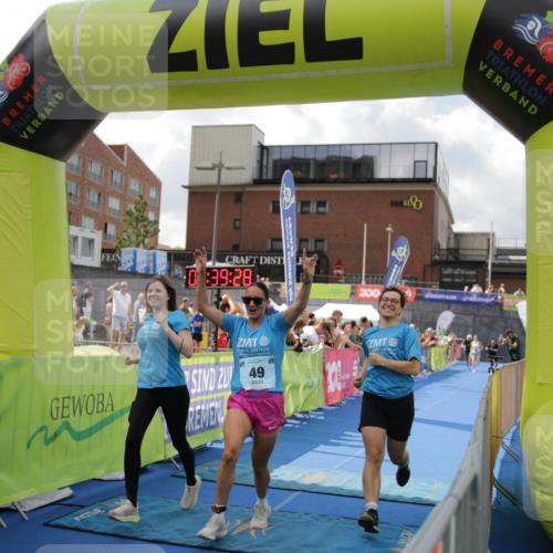10.08.2025 - GEWOBA Citytriathlon Bremen H.Heesch http://msf.ph/oto/8540440 10.08.2025 11:43:05 Ziel 49, 229, 354, 355, 506 meine-sportfotos.de
