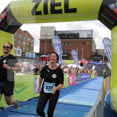 10.08.2025 - GEWOBA Citytriathlon Bremen H.Heesch http://msf.ph/oto/8540635 10.08.2025 11:43:25 Ziel 93, 233 meine-sportfotos.de