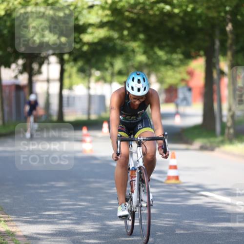 10.08.2025 - GEWOBA Citytriathlon Bremen Yannick Fuchs http://msf.ph/oto/8540709 10.08.2025 10:27:39 Radfahren 351, 422 meine-sportfotos.de