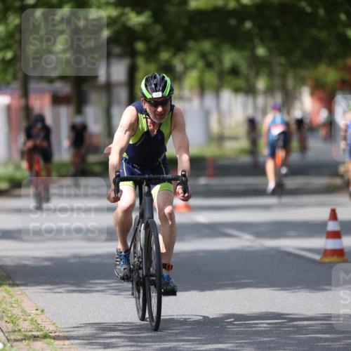 10.08.2025 - GEWOBA Citytriathlon Bremen Yannick Fuchs http://msf.ph/oto/8540907 10.08.2025 12:44:07 Radfahren 608, 661, 693, 703, 731, 908, 954, 1036 meine-sportfotos.de