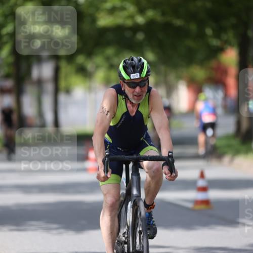 10.08.2025 - GEWOBA Citytriathlon Bremen Yannick Fuchs http://msf.ph/oto/8540913 10.08.2025 12:44:08 Radfahren 661, 693, 703, 731, 908, 1036 meine-sportfotos.de