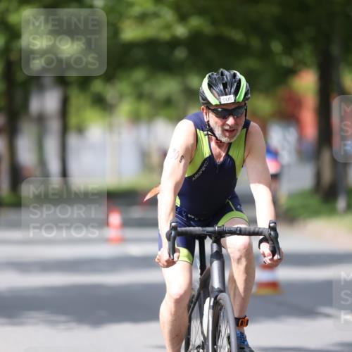 10.08.2025 - GEWOBA Citytriathlon Bremen Yannick Fuchs http://msf.ph/oto/8540915 10.08.2025 12:44:08 Radfahren 661, 693, 703, 731, 908, 1036 meine-sportfotos.de