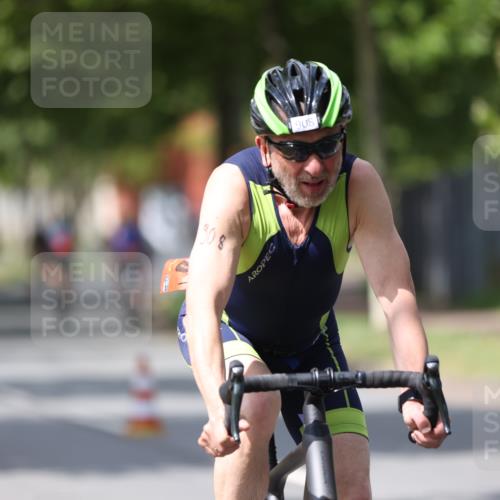 10.08.2025 - GEWOBA Citytriathlon Bremen Yannick Fuchs http://msf.ph/oto/8540919 10.08.2025 12:44:08 Radfahren 661, 693, 703, 731, 908, 1036 meine-sportfotos.de