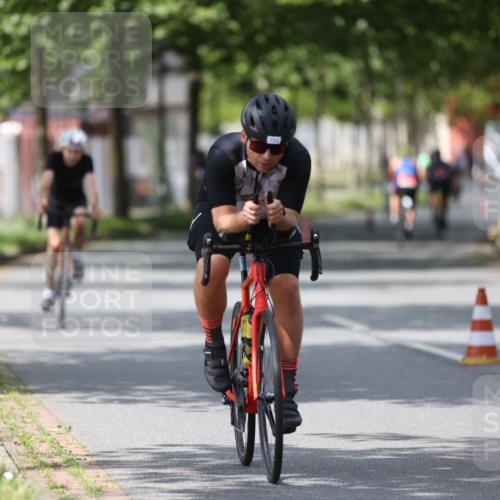 10.08.2025 - GEWOBA Citytriathlon Bremen Yannick Fuchs http://msf.ph/oto/8540927 10.08.2025 12:44:10 Radfahren 661, 693, 703, 713, 731, 746, 908, 1036 meine-sportfotos.de