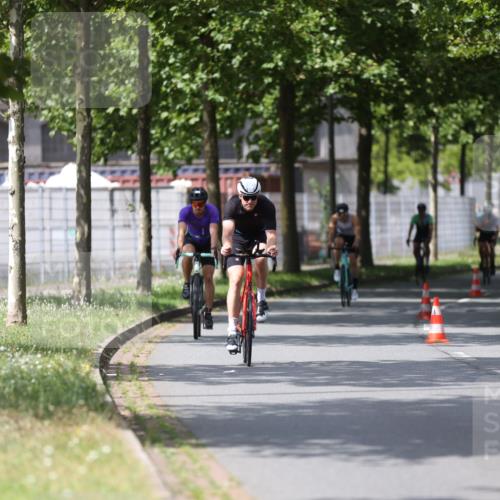 10.08.2025 - GEWOBA Citytriathlon Bremen Yannick Fuchs http://msf.ph/oto/8540951 10.08.2025 12:44:14 Radfahren 661, 669, 693, 703, 713, 731, 746, 908, 911, 965, 1036 meine-sportfotos.de