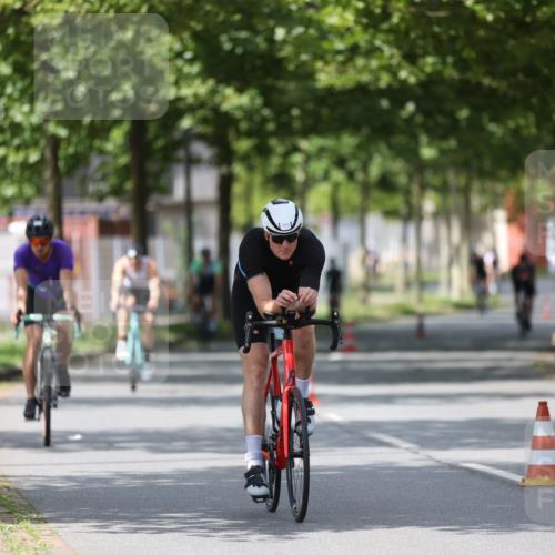 10.08.2025 - GEWOBA Citytriathlon Bremen Yannick Fuchs http://msf.ph/oto/8540955 10.08.2025 12:44:16 Radfahren 661, 669, 693, 703, 713, 731, 746, 908, 911, 965 meine-sportfotos.de