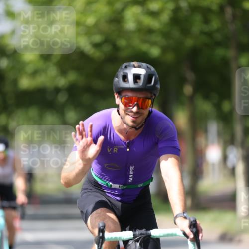 10.08.2025 - GEWOBA Citytriathlon Bremen Yannick Fuchs http://msf.ph/oto/8540977 10.08.2025 12:44:19 Radfahren 661, 669, 693, 703, 713, 731, 746, 908, 911, 965 meine-sportfotos.de