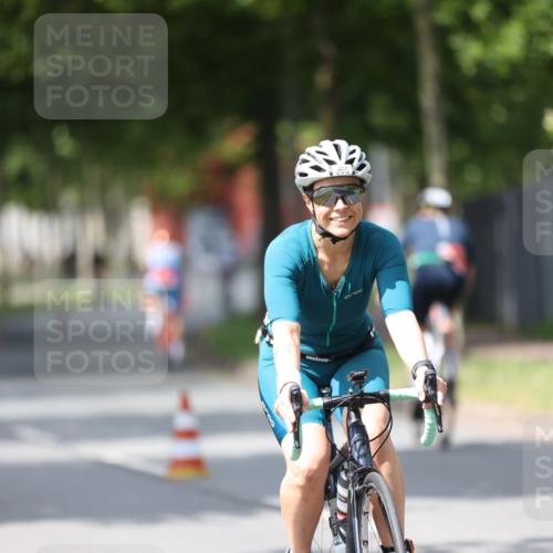 10.08.2025 - GEWOBA Citytriathlon Bremen Yannick Fuchs http://msf.ph/oto/8541017 10.08.2025 12:44:25 Radfahren 586, 661, 669, 693, 703, 713, 731, 746, 800, 911, 965 meine-sportfotos.de