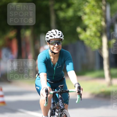 10.08.2025 - GEWOBA Citytriathlon Bremen Yannick Fuchs http://msf.ph/oto/8541019 10.08.2025 12:44:25 Radfahren 586, 661, 669, 693, 703, 713, 731, 746, 800, 911, 965 meine-sportfotos.de