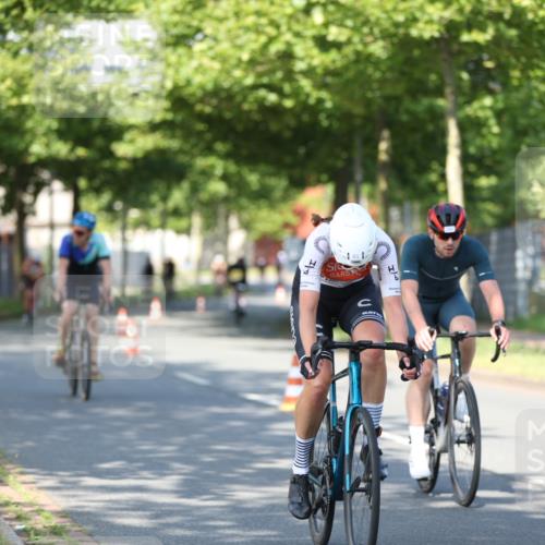 10.08.2025 - GEWOBA Citytriathlon Bremen Yannick Fuchs http://msf.ph/oto/8541041 10.08.2025 10:33:50 Radfahren 81, 97, 151, 161, 245, 350, 394, 400, 409, 427, 428, 451, 491, 504, 512 meine-sportfotos.de