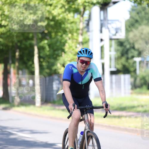 10.08.2025 - GEWOBA Citytriathlon Bremen Yannick Fuchs http://msf.ph/oto/8541055 10.08.2025 10:33:52 Radfahren 81, 97, 151, 161, 245, 350, 394, 400, 409, 419, 427, 451, 491, 504, 512 meine-sportfotos.de