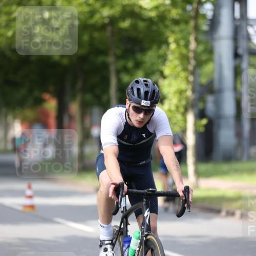 10.08.2025 - GEWOBA Citytriathlon Bremen Yannick Fuchs http://msf.ph/oto/8541056 10.08.2025 12:44:32 Radfahren 586, 607, 669, 713, 746, 800, 819, 911, 958, 965, 1030 meine-sportfotos.de