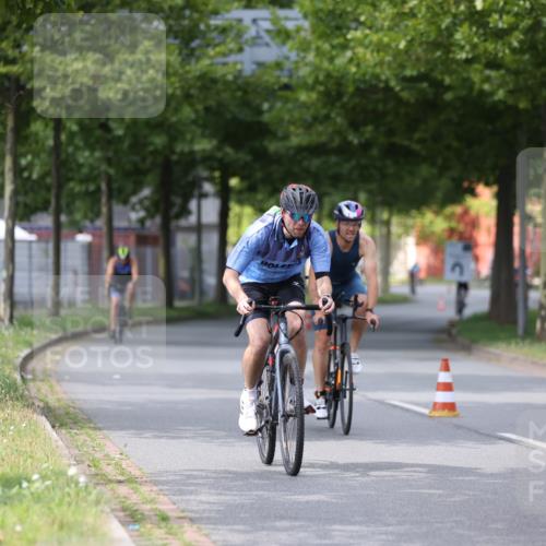 10.08.2025 - GEWOBA Citytriathlon Bremen Yannick Fuchs http://msf.ph/oto/8541172 10.08.2025 12:44:54 Radfahren 607, 638, 647, 716, 727, 786, 809, 816, 958, 1030 meine-sportfotos.de