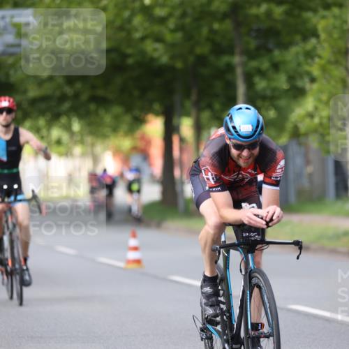 10.08.2025 - GEWOBA Citytriathlon Bremen Yannick Fuchs http://msf.ph/oto/8541218 10.08.2025 12:45:03 Radfahren 633, 638, 647, 716, 727, 786, 808, 816 meine-sportfotos.de