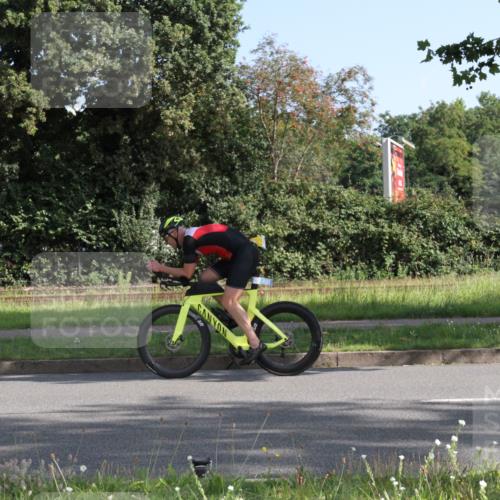 10.08.2025 - GEWOBA Citytriathlon Bremen Yannick Fuchs http://msf.ph/oto/8541246 10.08.2025 10:25:14 Radfahren 368, 438 meine-sportfotos.de