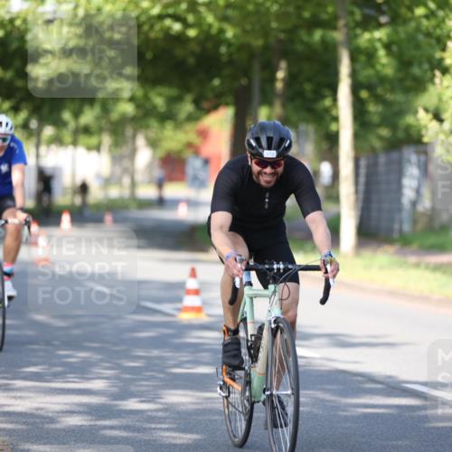 10.08.2025 - GEWOBA Citytriathlon Bremen Yannick Fuchs http://msf.ph/oto/8541254 10.08.2025 10:36:28 Radfahren 99, 115, 117, 159, 231, 378, 397, 401, 447 meine-sportfotos.de