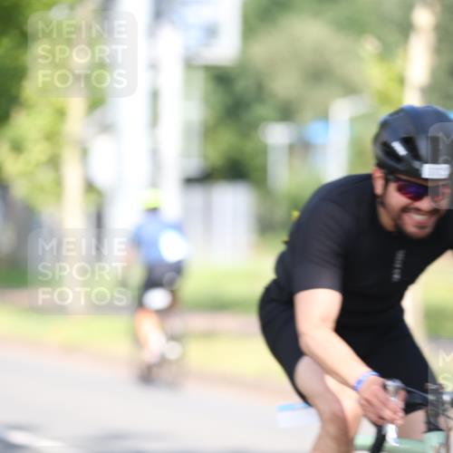 10.08.2025 - GEWOBA Citytriathlon Bremen Yannick Fuchs http://msf.ph/oto/8541260 10.08.2025 10:36:29 Radfahren 99, 115, 117, 159, 231, 378, 397, 401, 447 meine-sportfotos.de