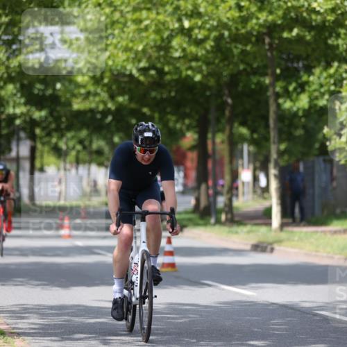 10.08.2025 - GEWOBA Citytriathlon Bremen Yannick Fuchs http://msf.ph/oto/8541273 10.08.2025 12:45:15 Radfahren 633, 647, 712, 808, 816, 828, 851, 946, 1022 meine-sportfotos.de