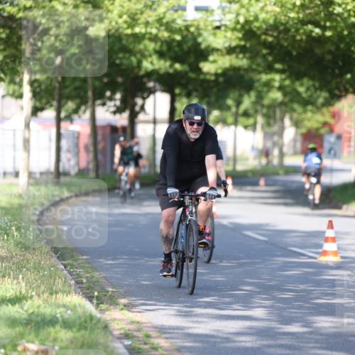 10.08.2025 - GEWOBA Citytriathlon Bremen Yannick Fuchs http://msf.ph/oto/8541274 10.08.2025 10:36:33 Radfahren 99, 115, 117, 159, 231, 378, 397, 401, 447 meine-sportfotos.de