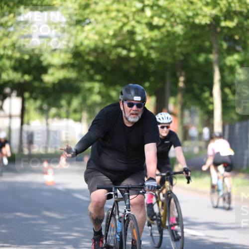 10.08.2025 - GEWOBA Citytriathlon Bremen Yannick Fuchs http://msf.ph/oto/8541281 10.08.2025 10:36:34 Radfahren 99, 115, 117, 159, 231, 378, 397, 447 meine-sportfotos.de