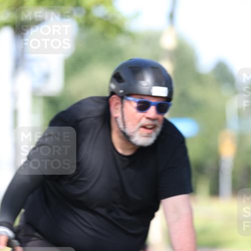 10.08.2025 - GEWOBA Citytriathlon Bremen Yannick Fuchs http://msf.ph/oto/8541290 10.08.2025 10:36:35 Radfahren 99, 115, 117, 159, 231, 378, 397, 447 meine-sportfotos.de
