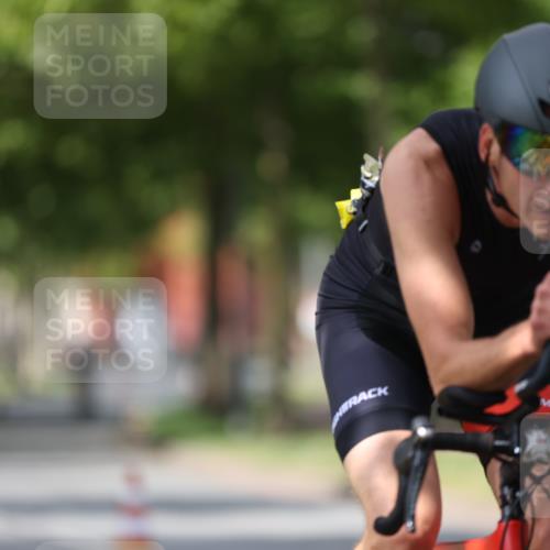 10.08.2025 - GEWOBA Citytriathlon Bremen Yannick Fuchs http://msf.ph/oto/8541293 10.08.2025 12:45:18 Radfahren 633, 712, 724, 808, 828, 851, 946, 1022 meine-sportfotos.de