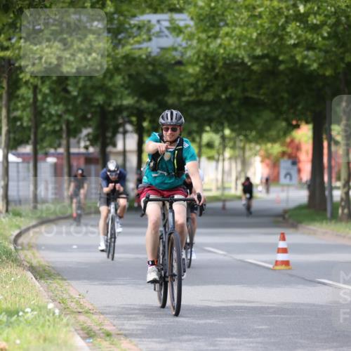 10.08.2025 - GEWOBA Citytriathlon Bremen Yannick Fuchs http://msf.ph/oto/8541379 10.08.2025 12:45:30 Radfahren 676, 724, 828, 851, 930, 939, 946, 1022 meine-sportfotos.de
