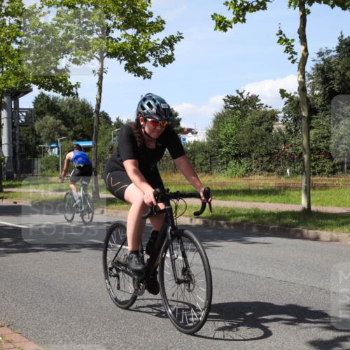 10.08.2025 - GEWOBA Citytriathlon Bremen Yannick Fuchs http://msf.ph/oto/8541480 10.08.2025 14:29:21 Radfahren 117, 179, 188, 206, 212, 351, 365, 373, 389, 447, 487 meine-sportfotos.de