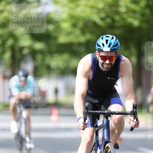 10.08.2025 - GEWOBA Citytriathlon Bremen Yannick Fuchs http://msf.ph/oto/8541497 10.08.2025 12:45:44 Radfahren 574, 651, 676, 685, 697, 748, 771, 812, 898, 928, 930, 939 meine-sportfotos.de