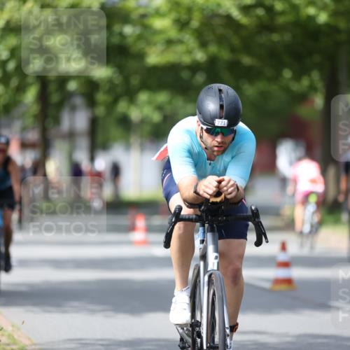 10.08.2025 - GEWOBA Citytriathlon Bremen Yannick Fuchs http://msf.ph/oto/8541506 10.08.2025 12:45:44 Radfahren 574, 651, 676, 685, 697, 748, 771, 812, 898, 928, 930, 939 meine-sportfotos.de